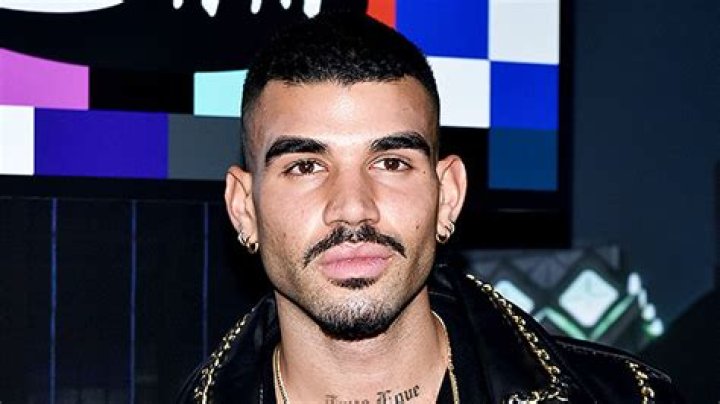 Lionel Richie’s Son, 24, Arrested At Heathrow Airport After Allegedly Claiming He Had Bomb