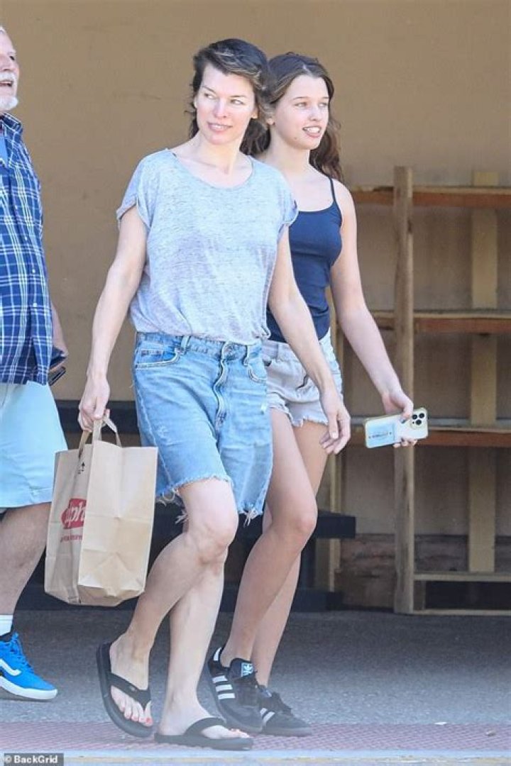 Milla Jovovich & Daughter Ever Gabo Rock Denim Shorts While Shopping – Hollywood Life