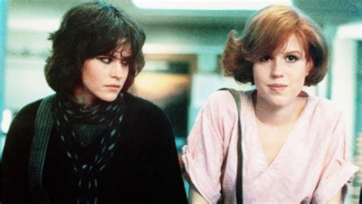 Molly Ringwald & Ally Sheedy Hug In Sweet Reunion Photo – Hollywood Life