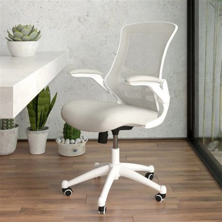 This Comfy Desk Chair With Over 5k Reviews Will Make Working From Home Easier & It’s On Sale For Under $115