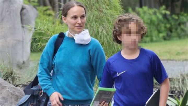 Natalie Portman’s Son Aleph Shows Off Curly Hair As She Picks Him Up – Hollywood Life