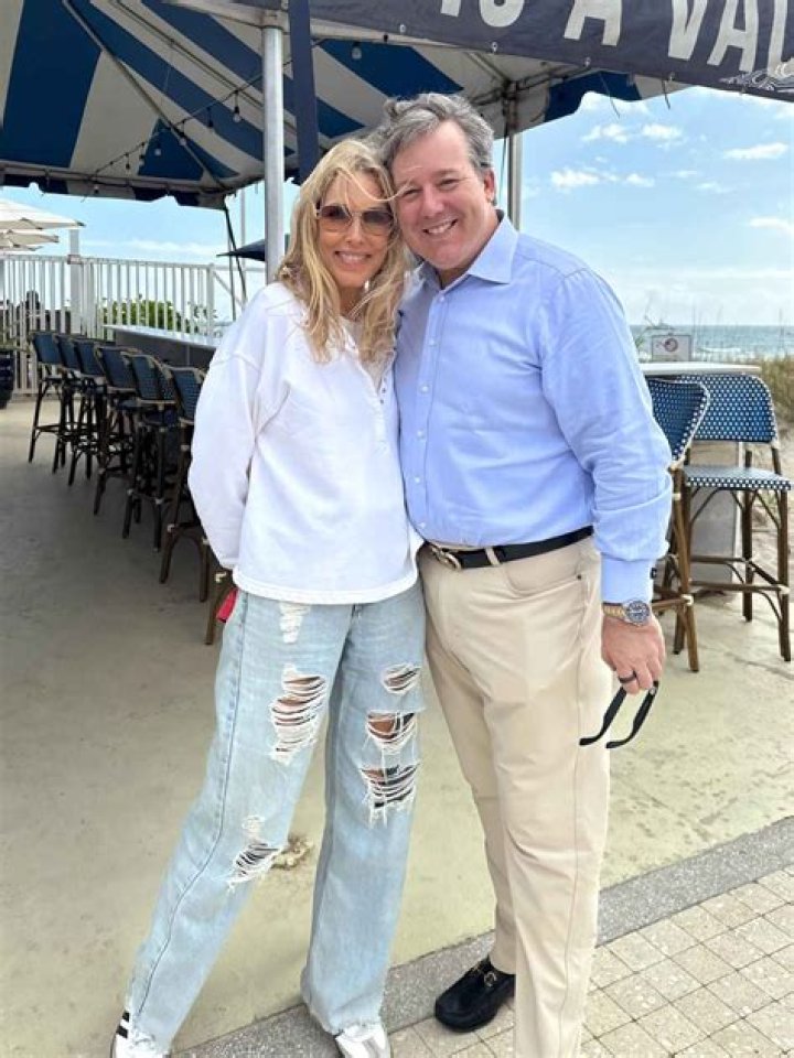 Nicollette Sheridan Has Dinner Date With Alana Stewart: Photos – Hollywood Life