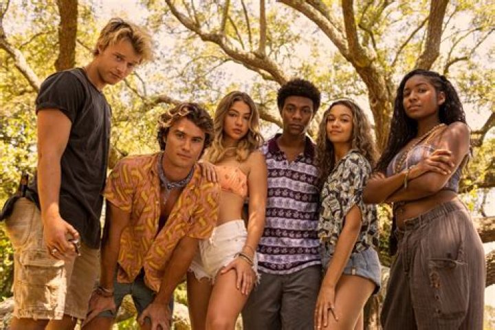 ‘Outer Banks’ — Photos Of The Show – Hollywood Life