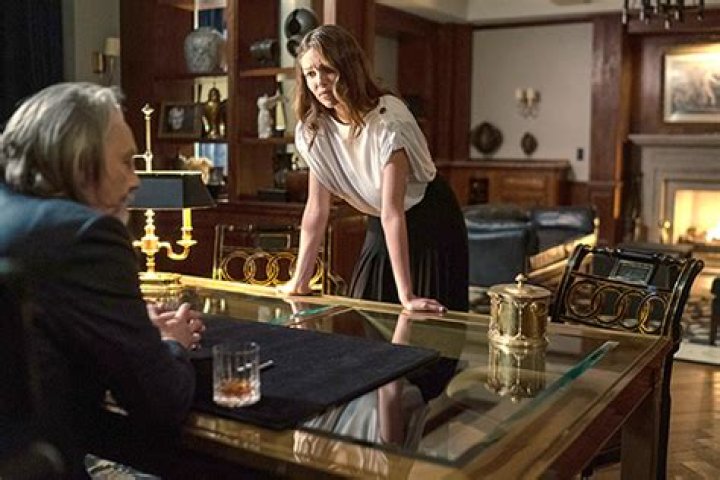 Tommy Flanagan & Lili Simmons Interview – Hollywood Life