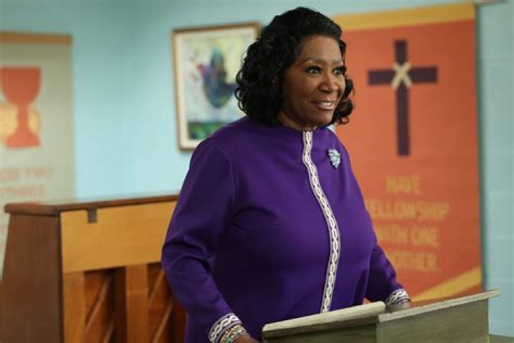 Leon Dead — Season 2 Episode 15 Recap – Hollywood Life