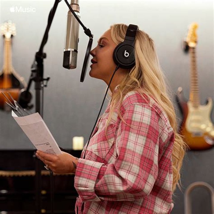 RaeLynn Reveals ‘Shake Your Boots’ Song: Listen – Hollywood Life