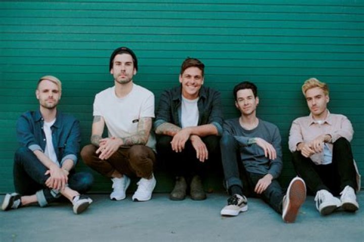 New Song & Video Announces New EP – Hollywood Life