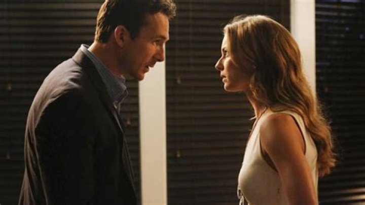 ‘Revenge’ Recap: A Major Revelation Leads To A Shocking Kiss