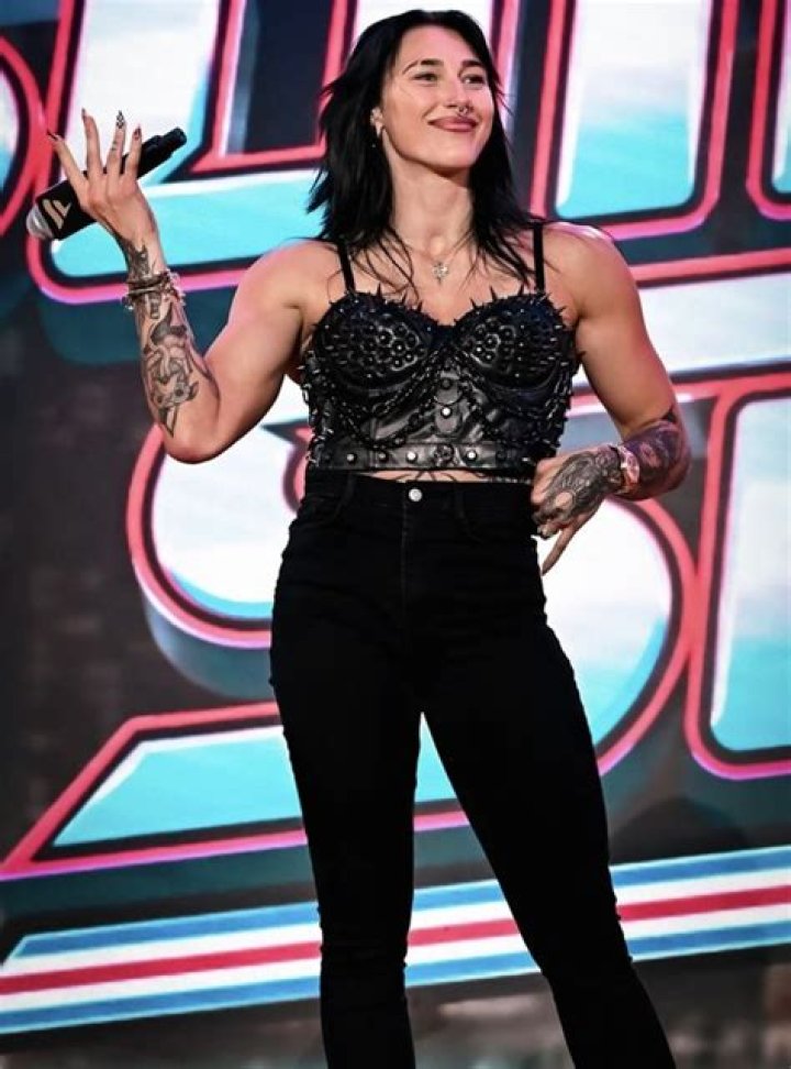 Rhea Ripley Height Weight Bra Size Body Measurements Facts Family