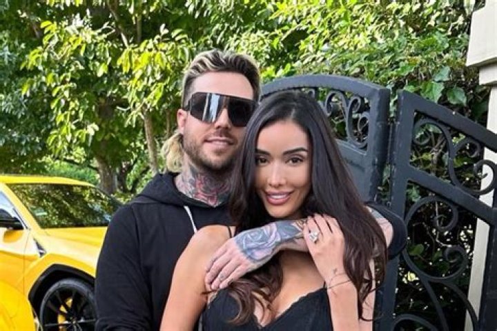 ‘RHOC’s Heather Dubrow Slams Noella Bergener Over Card Game Gift – Hollywood Life