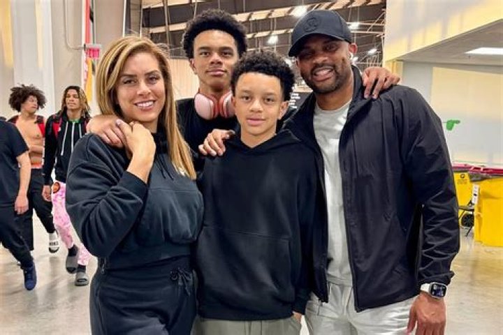 ‘RHOP’s Candiace Dillard Reacts to Robyn and Juan Drama – Hollywood Life