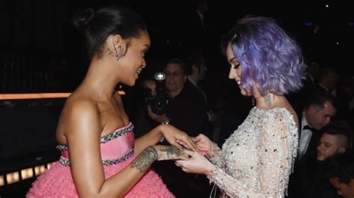[VIDEO] Rihanna Cheers On Katy Perry At Grammys During ‘Chained To The Rhythm’ – Hollywood Life