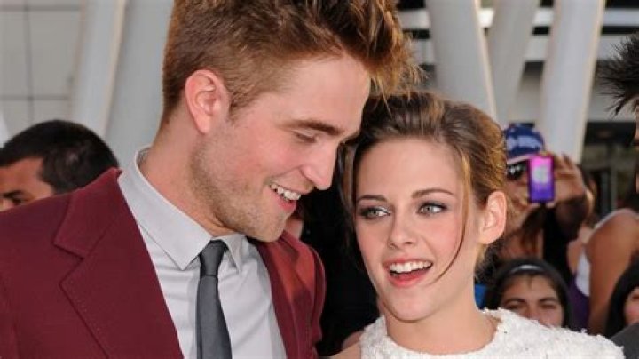 Robert Pattinson To Kristen Stewart: Stop Wearing My Clothes — Report
