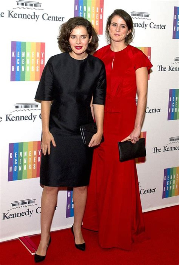 Rose Kennedy Schlossberg Serves Guests At Wife’s Restaurant: Photos – Hollywood Life