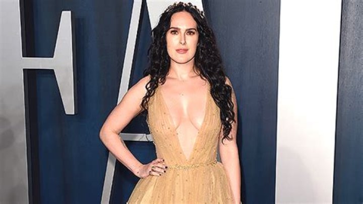 She & Derek Richard Thomas Welcome A Daughter – Hollywood Life