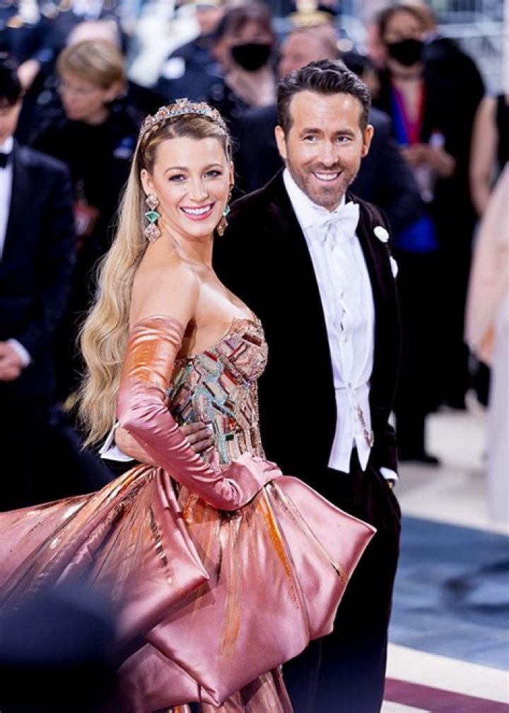 Ryan Reynolds Shares Sweet Blake Lively Birthday Tribute: Photos – Hollywood Life