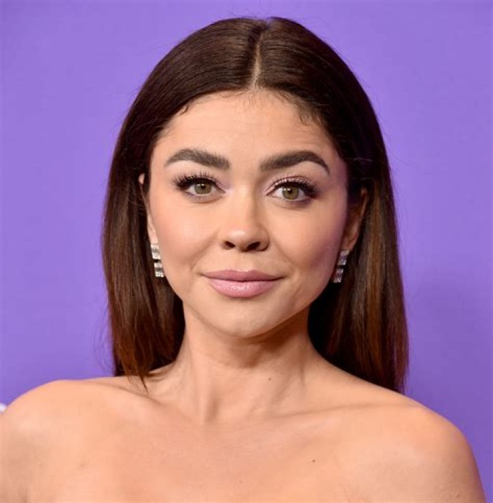 Sarah Hyland Shares Painful Post Kidney Surgery Pic – Hollywood Life