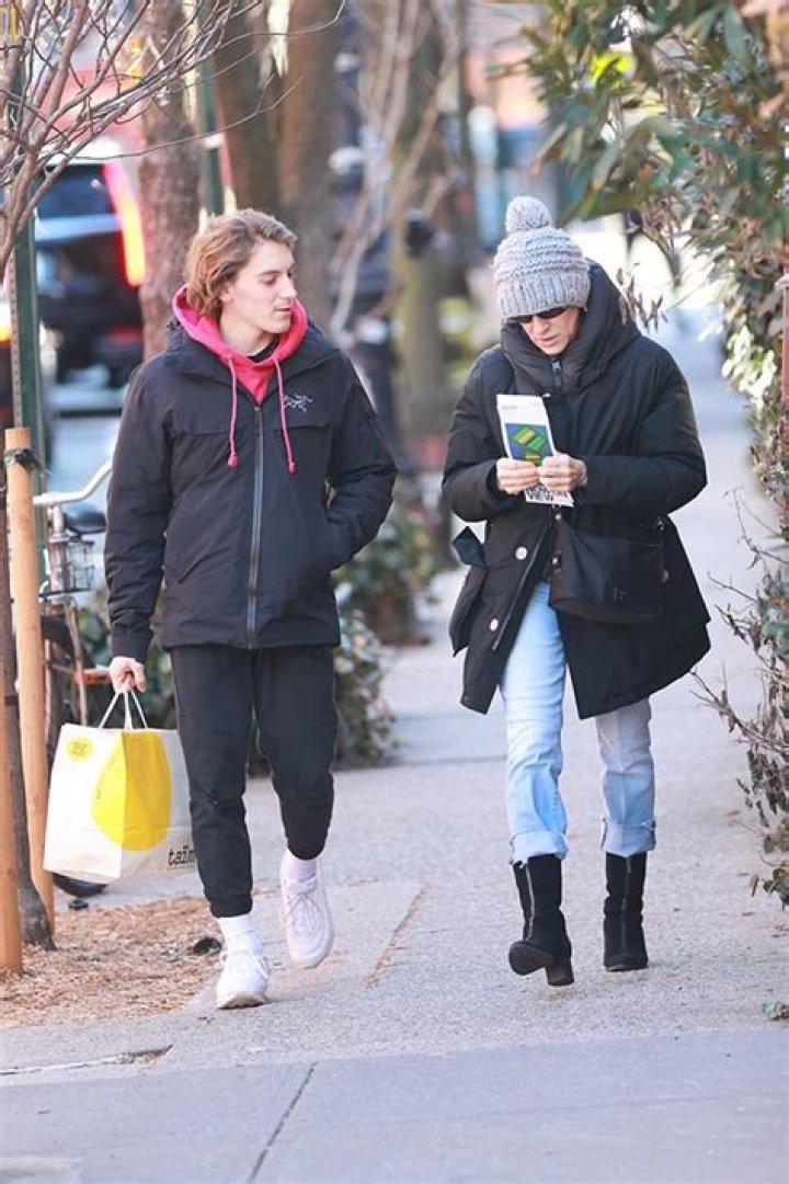Sarah Jessica Parker & Son James, 20, Spotted Grabbing Lunch In NYC: Photos