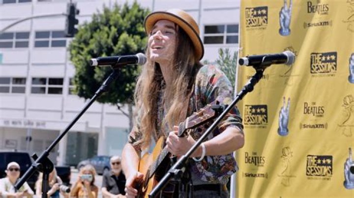 Sawyer Fredericks’ Plans After Winning ‘The Voice’ — Will He Leave The Farm For L.A.?