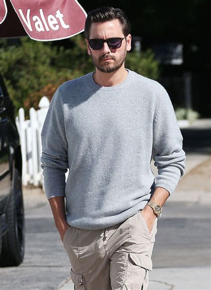 Scott Disick Posts Adorable Pic Of His ‘Squad’ Penelope, 8, & Reign, 5, Chilling Fireside