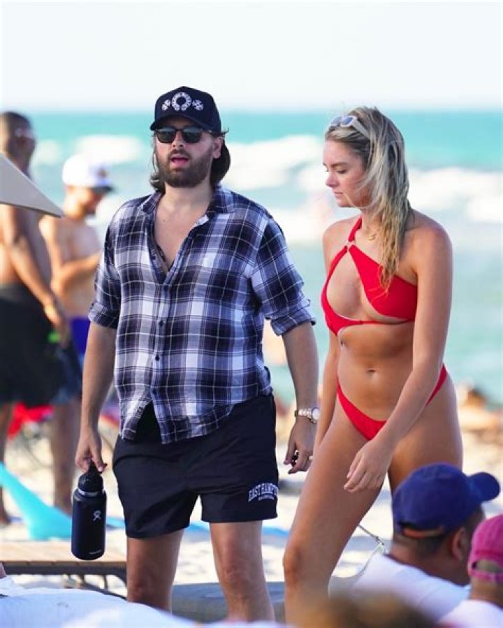 Scott Disick & Kimberly Stewart Hold Hands In New Photos – Hollywood Life