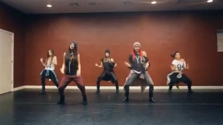 ‘Everybody Knows’ Dance Video — Dissing Justin Bieber – Hollywood Life