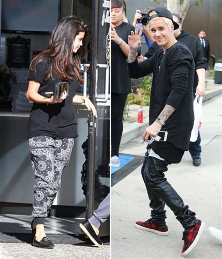 Selena Gomez Sees Justin Bieber At Tanning Salon