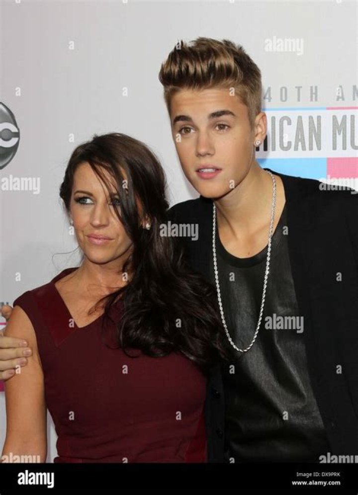 Selena Gomez Is A ‘Peacemaker’ — Justin Bieber & His Mom Are Happily Reunited – Hollywood Life