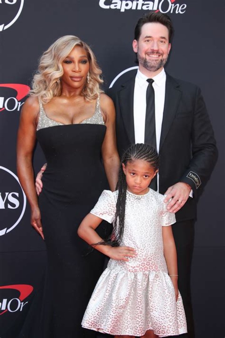 Serena Williams’ Daughter Olympia, 3, Looks Too Cute In Pink Minnie Mouse Dress: ‘A Mood’