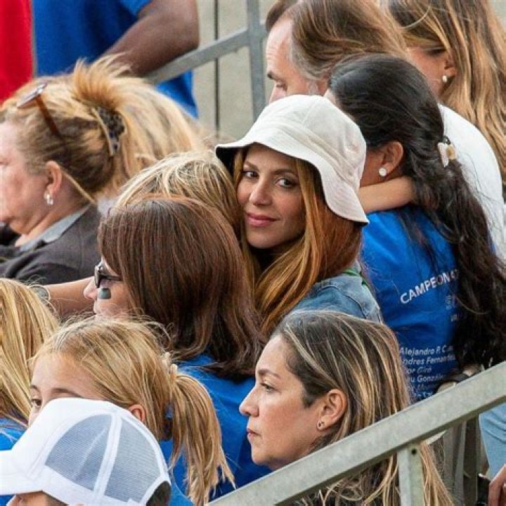 Shakira & Gerard Pique Have Awkward Run-In At Son’s Baseball Game After Split: Photos
