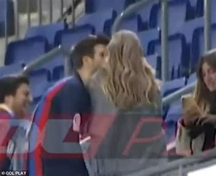 Shakira Reaction To Ex Gerard Pique Kissing New Girlfriend after split – Hollywood Life