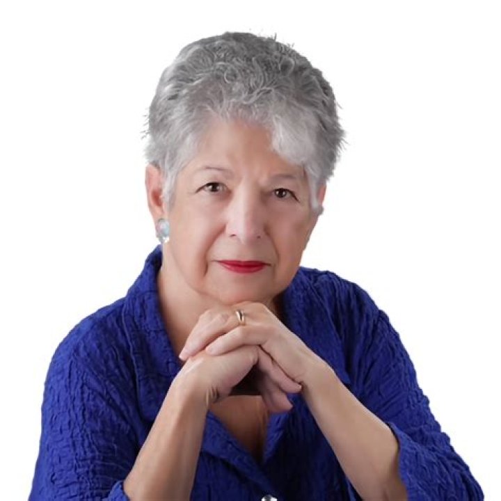 Model Sheila Kennedy Wiki, Age, Son, Boyfriend, Husband, Net Worth & More