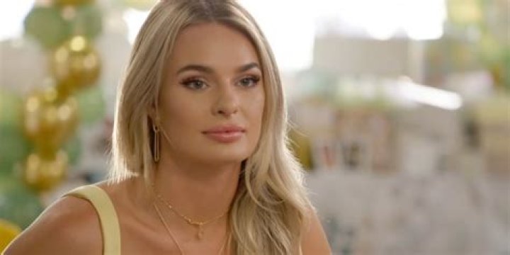 Juliette Sees Sam With Another Girl & Gets Mad – Hollywood Life