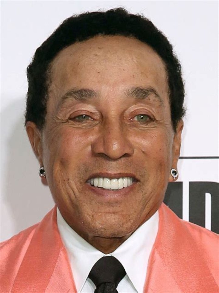 Smokey Robinson — Photos Of The ‘King Of Motown’ – Hollywood Life