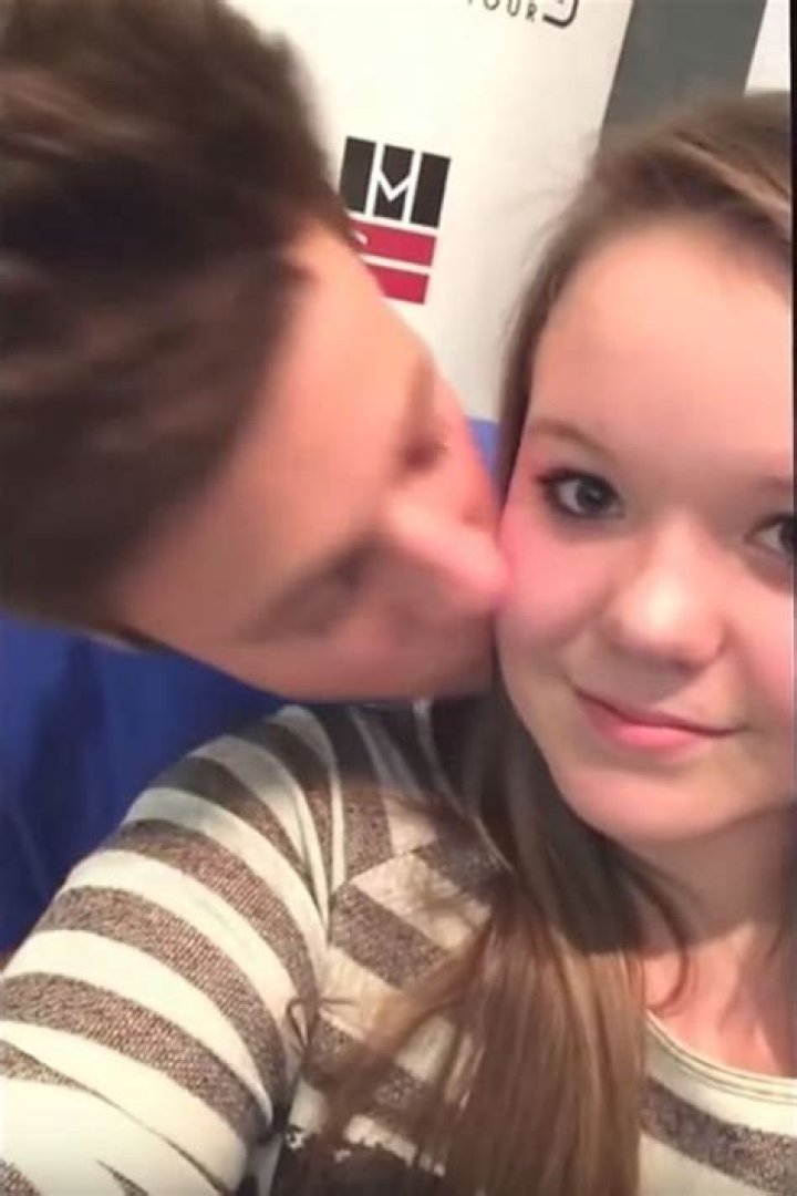 Stars Who Kiss & Get Wild Their Fans — SEE PICS