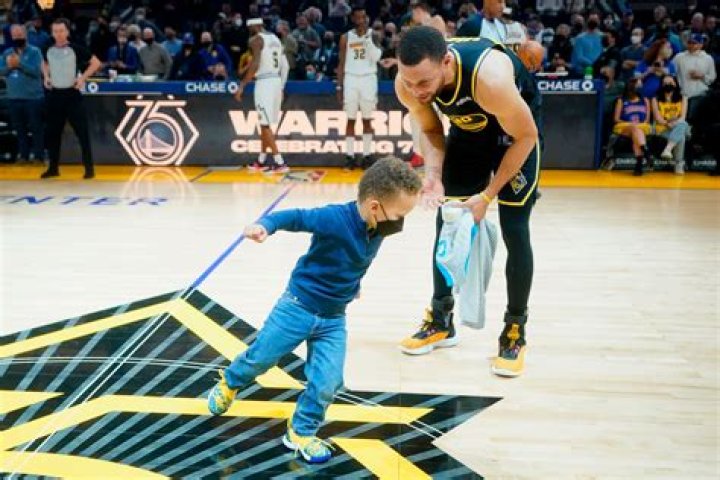 Steph Curry Teaches His Son Canon, 1, How To Do Push-Ups In Adorable New Video