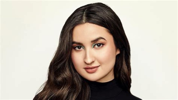 Stephanie Poetri Makes It The Best Valentine’s Day Ever With New ‘Super Cool’ Music Videos