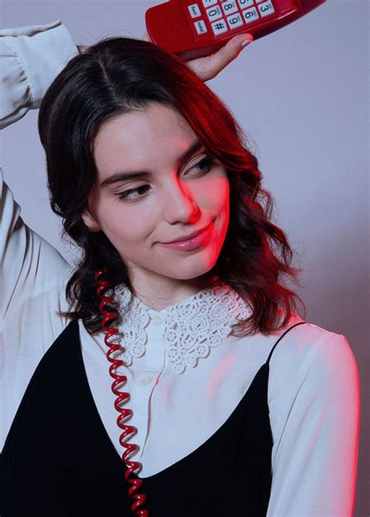 ‘Stranger Things’ Star Francesca Reale Talks Heather In Season 3 – Hollywood Life