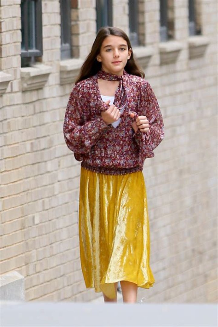 Suri Cruise, 13, Looks Like Her Mom Katie Holmes’ Twin During NYC Outing With Friend