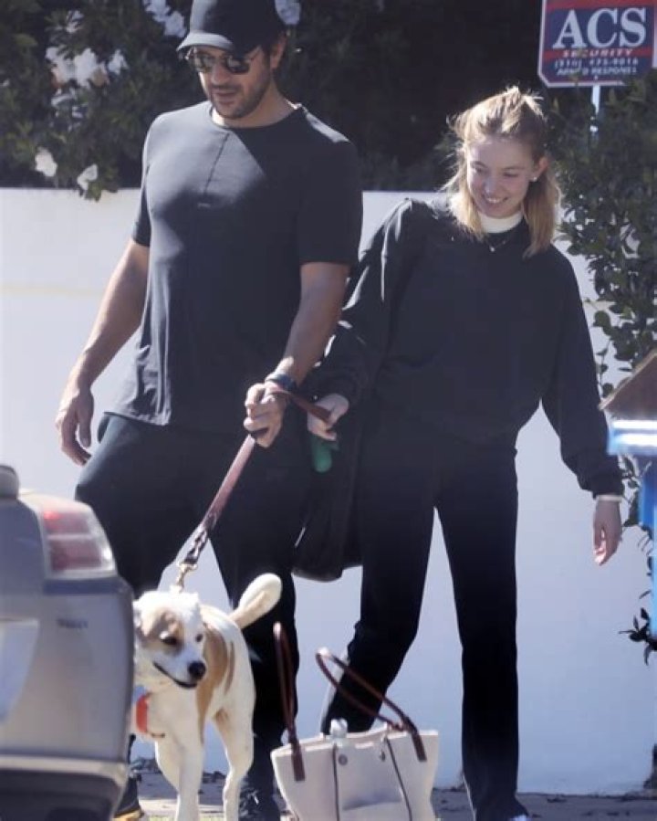 Sydney Sweeney & Fiance Walk Dog In Rare Public Outing: Photos – Hollywood Life