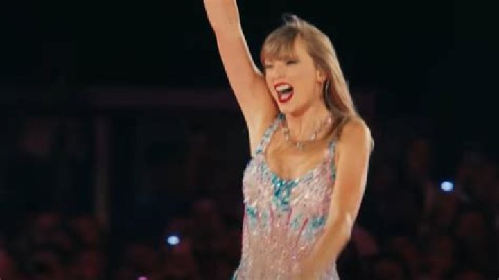 Taylor Swift Claps Back At Trolls Who Insist County Artists Can’t Go Pop