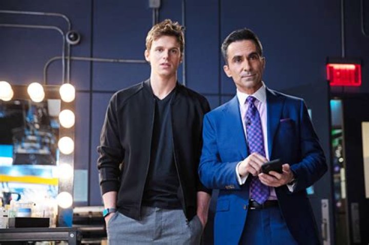 ‘The Morning Show’s Yanko & Claire’s Future In Season 2: Interview – Hollywood Life