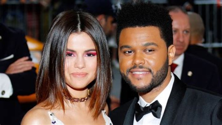 The Weeknd Showers Selena Gomez With Sweet Gift & Kisses During PDA-Filled Dinner Date