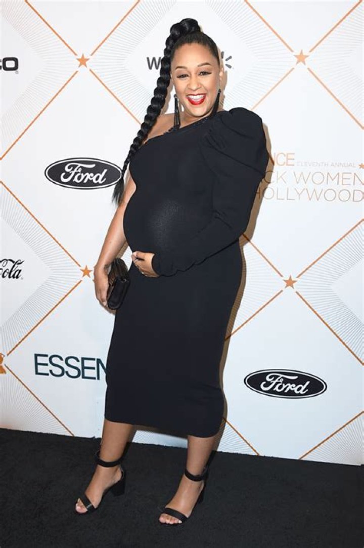 Tia Mowry Reveals She Lost 68 Pounds After Giving Birth At 40 – Hollywood Life