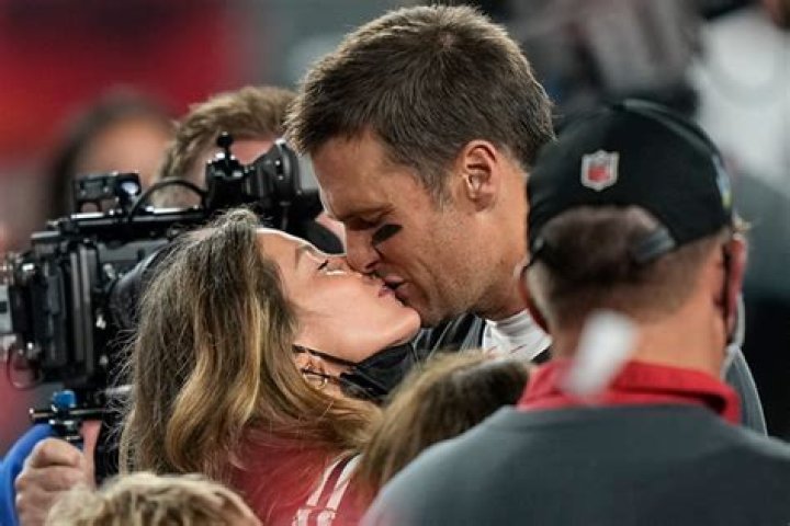 Tom Brady Gets Sweet Hug & Kiss From Wife Gisele After Winning A Record-Breaking 7th Super Bowl — Watch