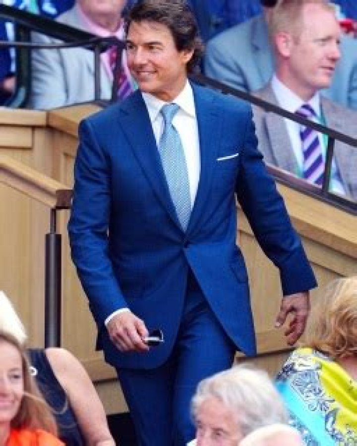 Tom Cruise Attends Wimbledon 2021 In A Blue Suit With Hayley Atwell – Hollywood Life