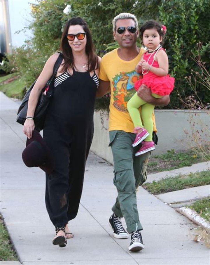 Tony Kanal: No Doubt Bassist & Wife Welcome A Baby Girl — Congrats