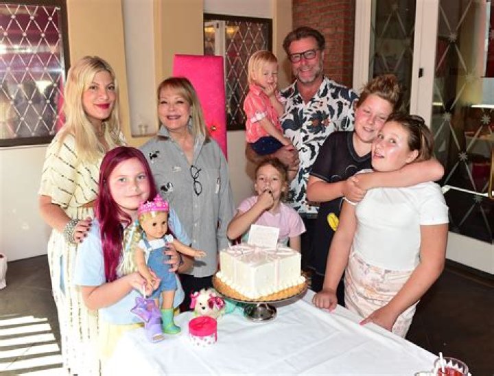 Tori Spelling Celebrates Mom Candy’s Birthday With Cute Photos – Hollywood Life