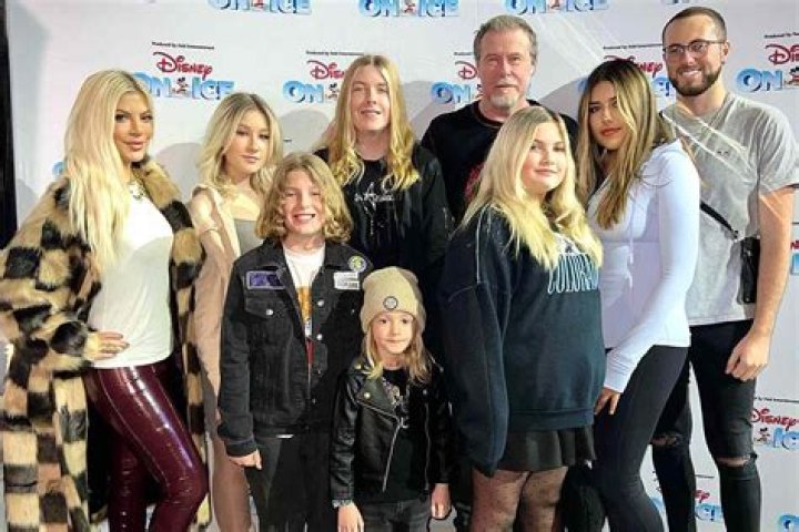 Tori Spelling’s Kids Look Grown Up In Photo Amid ‘Relationship Issues’ – Hollywood Life