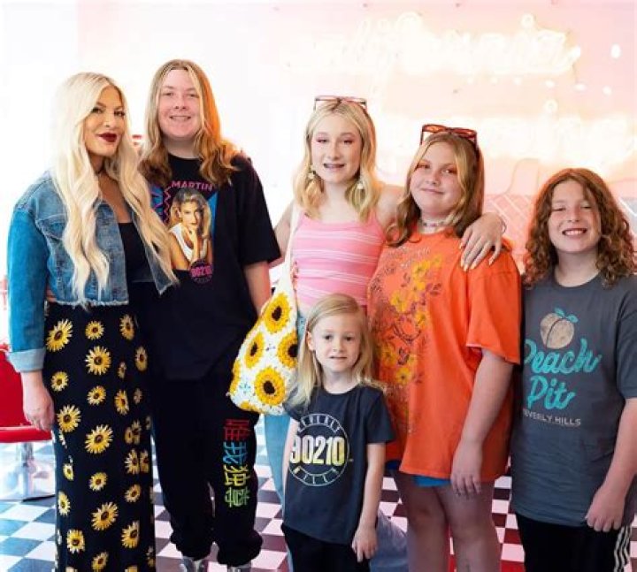 Tori Spelling Post Reveals Her 2 Oldest Kids Were Bullied Mercilessly & Now Have Panic Attacks
